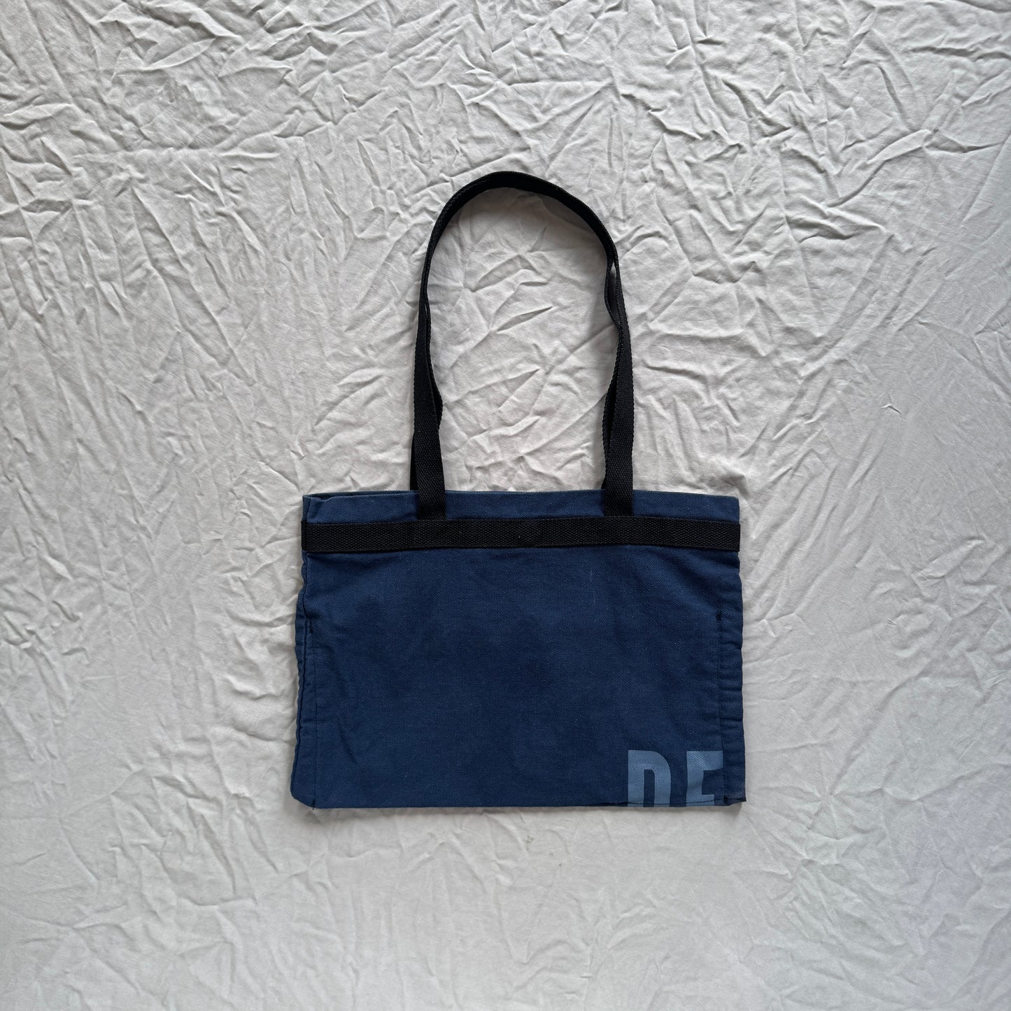 Flip tote