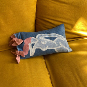 Open image in slideshow, MINI BOWS scrap painted pillow
